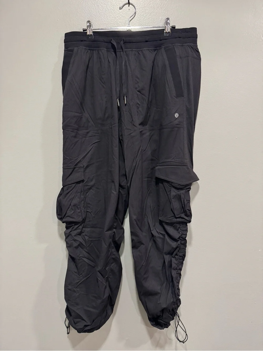Lululemon Dance Studio Relaxed-Fit Mid-Rise Cargo Pant in Black Size Large